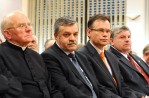 Ksidz infuat Stanisaw Olszwka, starosta tatrzaski Andrzej Gsienica Makowski, pose Arkadiusz Mularczyk i senator Tadeusz Skorupa