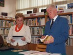 Maria Mateja Torbiarz i dyrektor Miejskiej Biblioteki Publicznej im. Stefana eromskiego